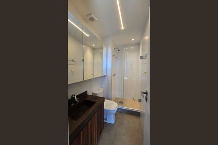 Banheiro de kitnet/studio para alugar com 1 quarto, 37m² em Boa Vista, Porto Alegre