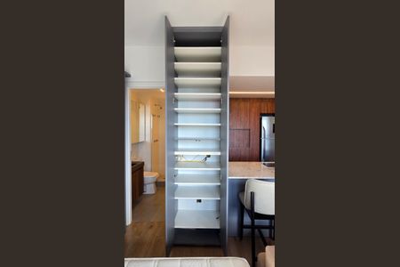 Banheiro  de kitnet/studio para alugar com 1 quarto, 37m² em Boa Vista, Porto Alegre