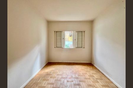 Casa à venda com 130m², 3 quartos e 4 vagas Casa à venda com 130m², 3 quartos e 4 vagasQuarto 2