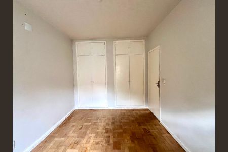 Casa à venda com 130m², 3 quartos e 4 vagas Casa à venda com 130m², 3 quartos e 4 vagasQuarto 2