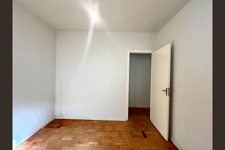 Casa à venda com 130m², 3 quartos e 4 vagas Casa à venda com 130m², 3 quartos e 4 vagasQuarto 1