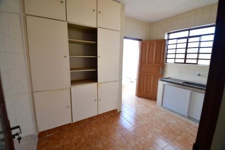 Casa para alugar com 173m², 3 quartos e 2 vagasCozinha