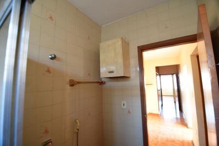 Casa para alugar com 173m², 3 quartos e 2 vagasBanheiro