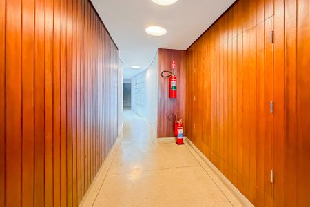 Hall de Entrada de apartamento para alugar com 4 quartos, 120m² em Aclimação, São Paulo