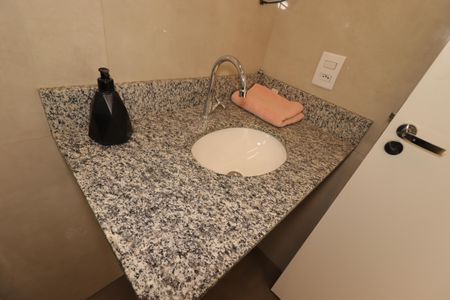 Apartamento para alugar com 44m², 2 quartos e 1 vagaBanheiro - Pia