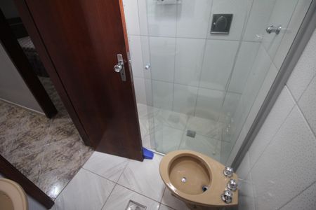 Banheiro de casa à venda com 2 quartos, 374m² em Milionários, Belo Horizonte