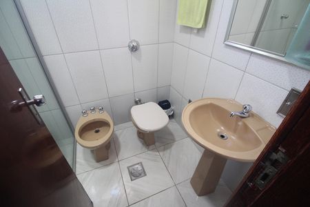 Casa à venda com 374m², 2 quartos e 1 vagaBanheiro