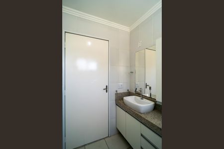 Apartamento para alugar com 54m², 2 quartos e 1 vaga Apartamento para alugar com 54m², 2 quartos e 1 vagaBanheiro
