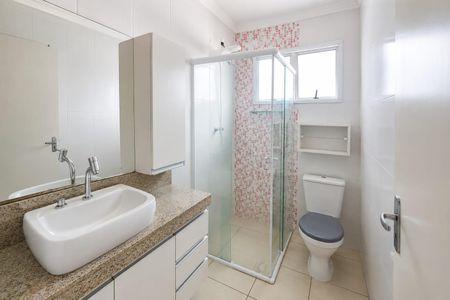 Banheiro de apartamento para alugar com 2 quartos, 54m² em Vila Odim Antao, Sorocaba