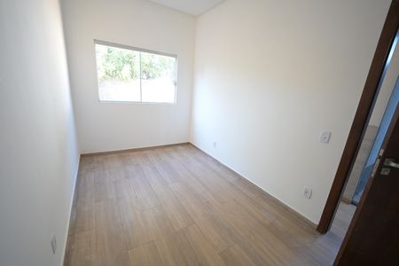 Casa à venda com 84m², 3 quartos e 2 vagas