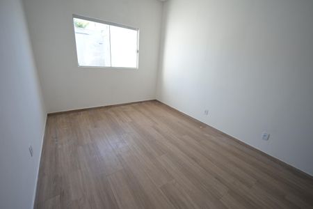 Casa à venda com 84m², 3 quartos e 2 vagas
