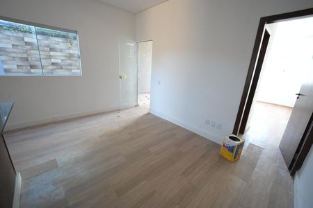 Casa à venda com 84m², 3 quartos e 2 vagas