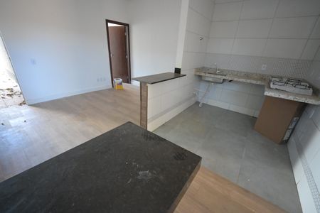 Casa à venda com 84m², 3 quartos e 2 vagas
