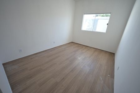 Casa à venda com 84m², 3 quartos e 2 vagas