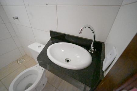 Casa à venda com 84m², 3 quartos e 2 vagas