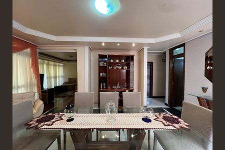 Casa para alugar com 514m², 7 quartos e 4 vagas Casa para alugar com 514m², 7 quartos e 4 vagasSala 2
