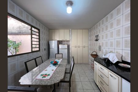 Casa para alugar com 514m², 7 quartos e 4 vagas Casa para alugar com 514m², 7 quartos e 4 vagasCozinha 2