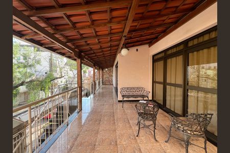 Casa para alugar com 514m², 7 quartos e 4 vagas Casa para alugar com 514m², 7 quartos e 4 vagasVaranda