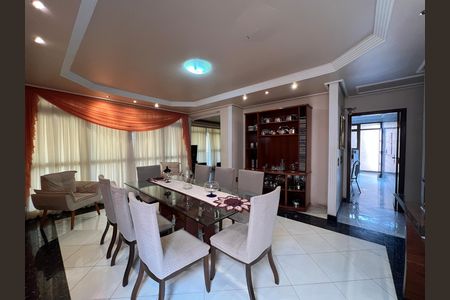 Casa para alugar com 514m², 7 quartos e 4 vagas Casa para alugar com 514m², 7 quartos e 4 vagasSala 2