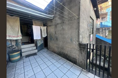 Casa à venda com 280m², 2 quartos e 2 vagas Casa à venda com 280m², 2 quartos e 2 vagasVaranda