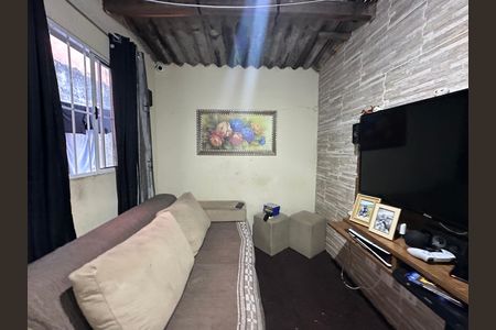 Casa à venda com 280m², 2 quartos e 2 vagas Casa à venda com 280m², 2 quartos e 2 vagasSala