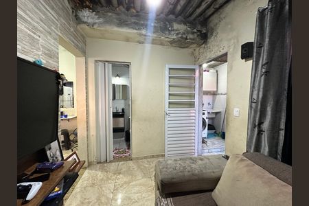 Casa à venda com 280m², 2 quartos e 2 vagas Casa à venda com 280m², 2 quartos e 2 vagasSala