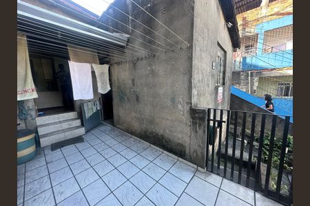 Casa à venda com 280m², 2 quartos e 2 vagas Casa à venda com 280m², 2 quartos e 2 vagasVaranda