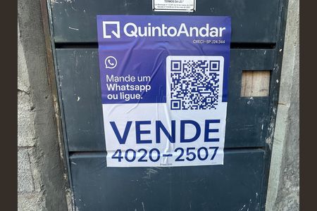 Casa à venda com 280m², 2 quartos e 2 vagas Casa à venda com 280m², 2 quartos e 2 vagasFachada