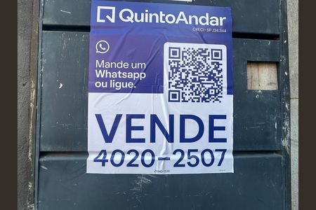 Casa à venda com 280m², 2 quartos e 2 vagas Casa à venda com 280m², 2 quartos e 2 vagasFachada