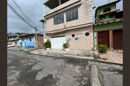 Casa para alugar com 80m², 2 quartos e 1 vagaFachada + placa