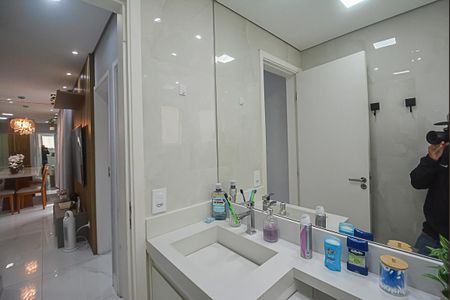 Apartamento à venda com 60m², 2 quartos e 1 vaga Apartamento à venda com 60m², 2 quartos e 1 vagaBanheiro