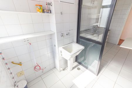 Área de Serviço de apartamento para alugar com 2 quartos, 55m² em Vila Bertioga, São Paulo