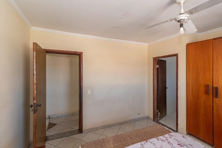 Casa à venda com 600m², 5 quartos e 2 vagas Casa à venda com 600m², 5 quartos e 2 vagasSuite 1