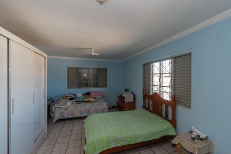 Casa à venda com 600m², 5 quartos e 2 vagas Casa à venda com 600m², 5 quartos e 2 vagasSuite 2