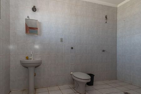 Casa à venda com 600m², 5 quartos e 2 vagas Casa à venda com 600m², 5 quartos e 2 vagasBanheiro da Suíte 2