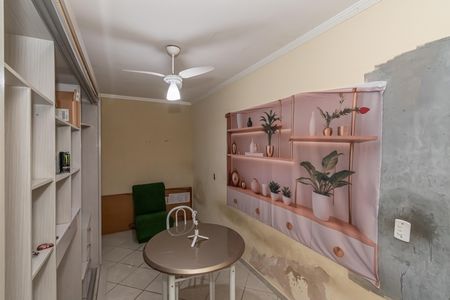 Casa à venda com 600m², 5 quartos e 2 vagas Casa à venda com 600m², 5 quartos e 2 vagasQuarto 2