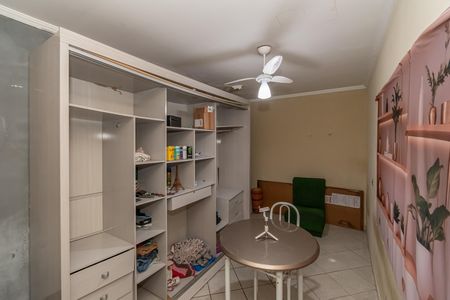 Casa à venda com 600m², 5 quartos e 2 vagas Casa à venda com 600m², 5 quartos e 2 vagasQuarto 2