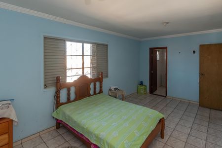 Casa à venda com 600m², 5 quartos e 2 vagas Casa à venda com 600m², 5 quartos e 2 vagasSuite 2