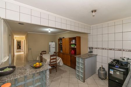 Casa à venda com 600m², 5 quartos e 2 vagas Casa à venda com 600m², 5 quartos e 2 vagasCozinha