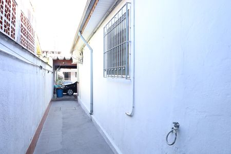 Casa à venda com 265m², 8 quartos e 3 vagasCorredor externo