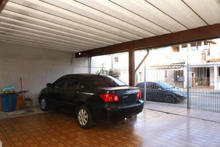 Casa à venda com 265m², 8 quartos e 3 vagas Casa à venda com 265m², 8 quartos e 3 vagasGaragem