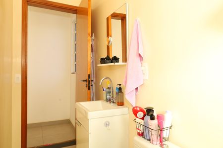 Casa à venda com 265m², 8 quartos e 3 vagasBanheiro 2