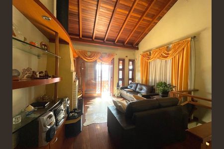 Casa à venda com 3 quartos, 213m² em Scharlau, São Leopoldo