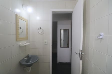 Banheiro Social de apartamento para alugar com 2 quartos, 97m² em Jardim Las Palmas, Guarujá