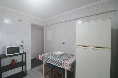 Cozinha de apartamento para alugar com 2 quartos, 97m² em Jardim Las Palmas, Guarujá