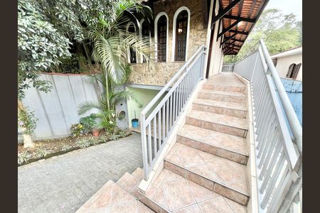 Casa para alugar com 120m², 2 quartos e 2 vagas Casa para alugar com 120m², 2 quartos e 2 vagasEntrada