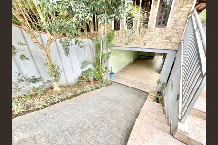 Casa para alugar com 120m², 2 quartos e 2 vagas Casa para alugar com 120m², 2 quartos e 2 vagasEntrada