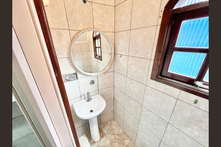 Casa para alugar com 120m², 2 quartos e 2 vagas Casa para alugar com 120m², 2 quartos e 2 vagasEdícula Banheiro