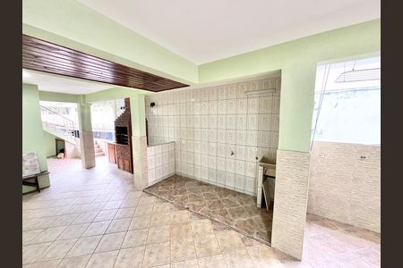 Casa para alugar com 120m², 2 quartos e 2 vagas Casa para alugar com 120m², 2 quartos e 2 vagasGaragem / Àrea Gourmet