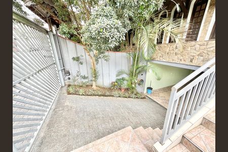 Casa para alugar com 120m², 2 quartos e 2 vagas Casa para alugar com 120m², 2 quartos e 2 vagasEntrada